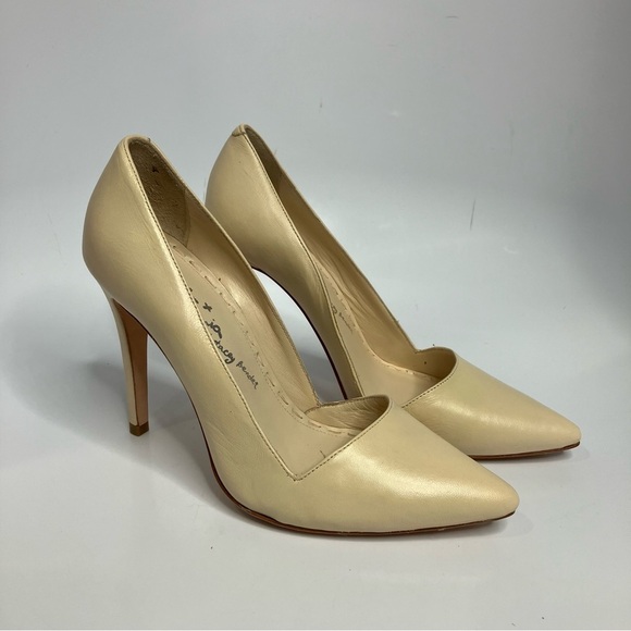 Alice + Olivia Shoes - Alice + Olivia by Stacey Bender cream leather stiletto Heels size 38